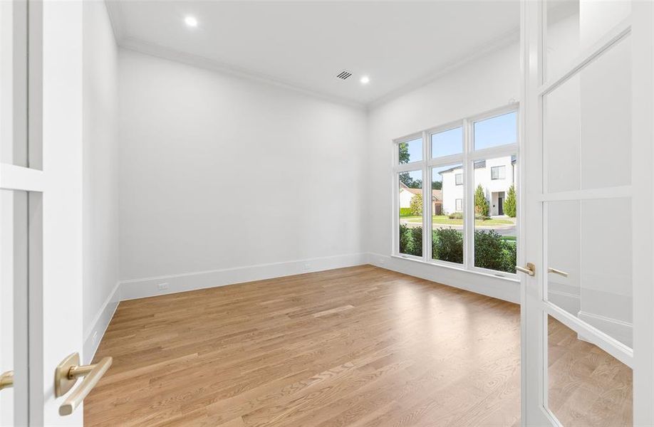 Spacious, unfurnished interior of a new home in , Dallas (Image 20). Spacious, unfurnished interior of a new home in , Dallas (Image 20).