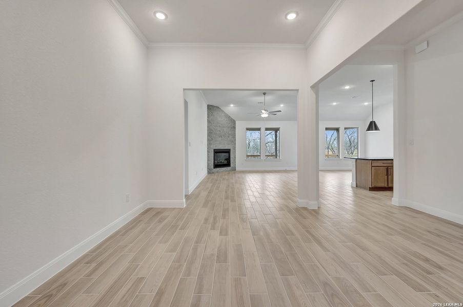 Spacious, unfurnished interior of a new home in Everly Estates, San Antonio (Image 39).