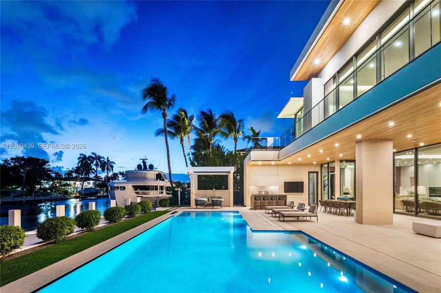 Exterior details and patio area of a home in , Fort Lauderdale (Image 24).