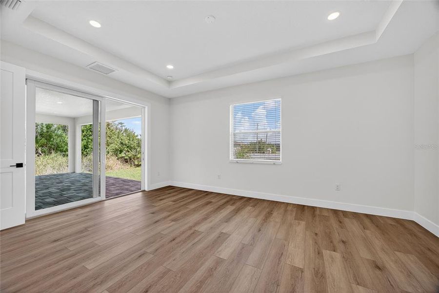 Spacious, unfurnished interior of a new home in , Rotonda West (Image 26).