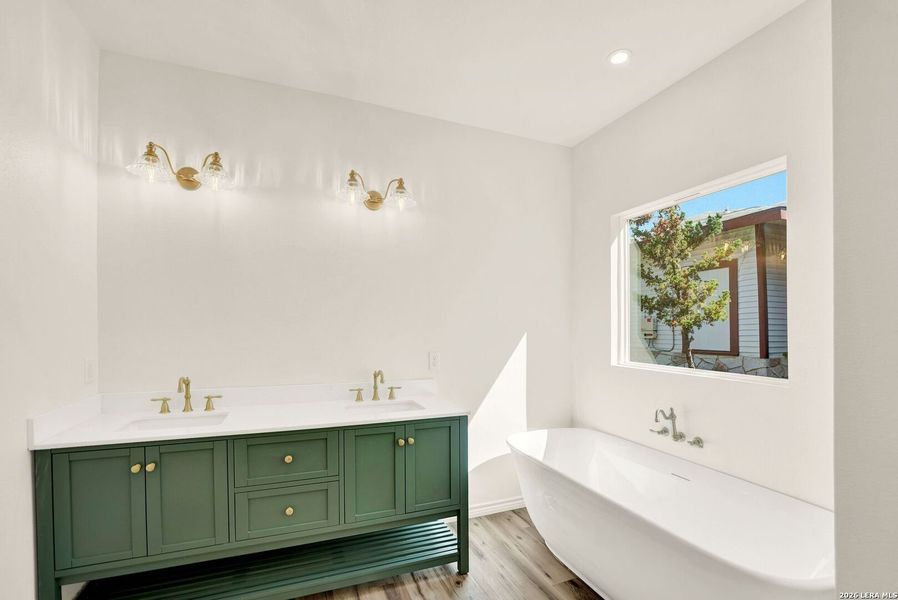 Furnished interior view inside a new home in , Hondo (Image 6).