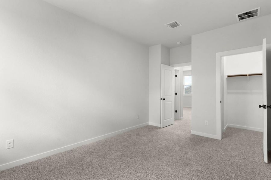 Spacious, unfurnished interior of a new home in Nolina, Georgetown (Image 43).