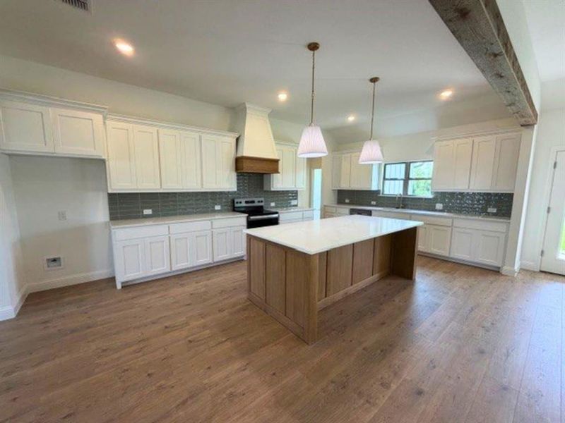 Furnished interior view inside a new home in , Sanger (Image 5).