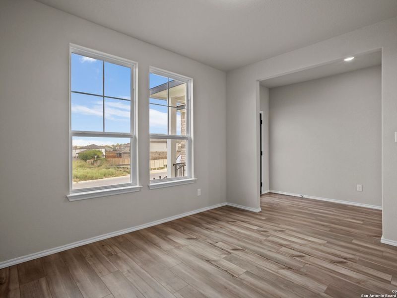 Spacious, unfurnished interior of a new home in Comanche Ridge, San Antonio (Image 20).