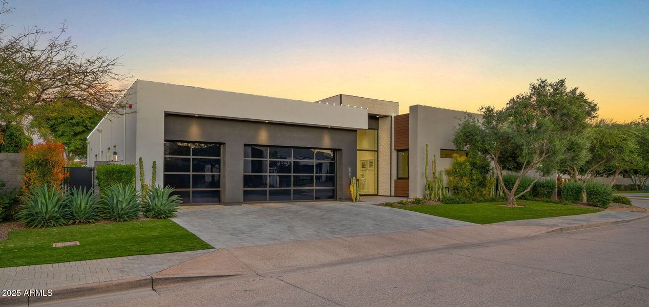 9-web-or-mls-TWILIGHT15