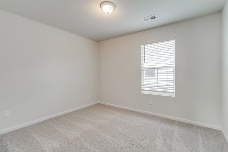 Spacious, unfurnished interior of a new home in Bluefield, Lexington (Image 25).