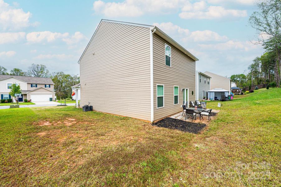 Exterior details and patio area of a home in , Newton (Image 19).