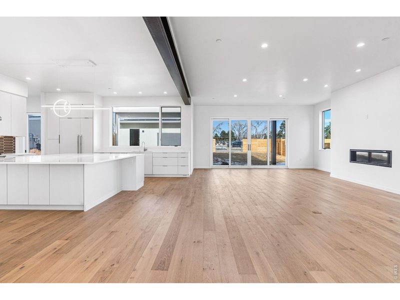 Spacious, unfurnished interior of a new home in , Boulder (Image 18).