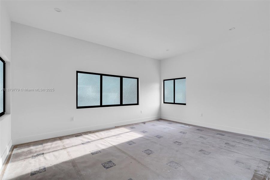 Image 34 of a home in .