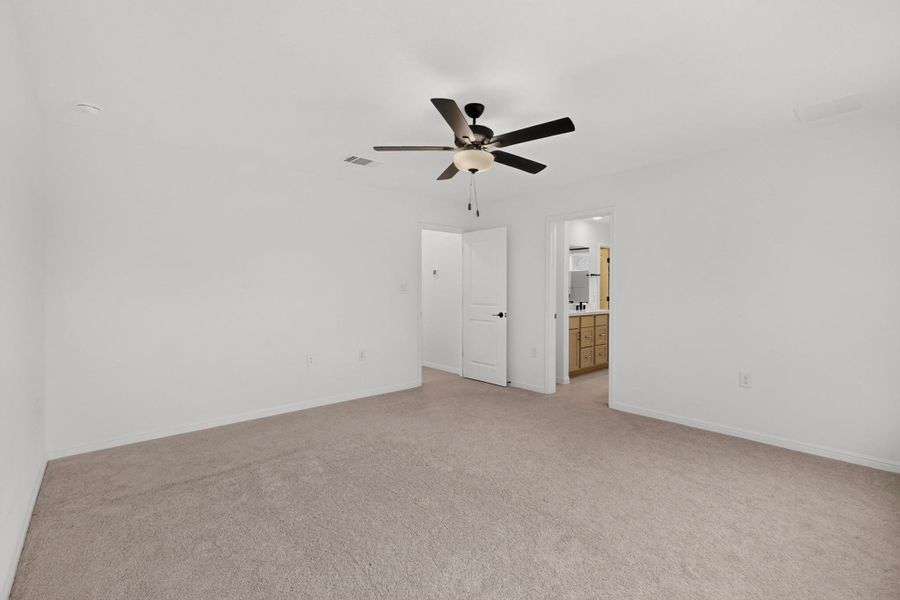Spacious, unfurnished interior of a new home in , Pflugerville (Image 30).