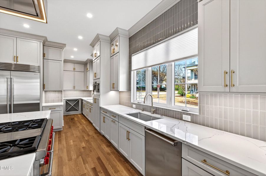 Carson (28) Carson (28)