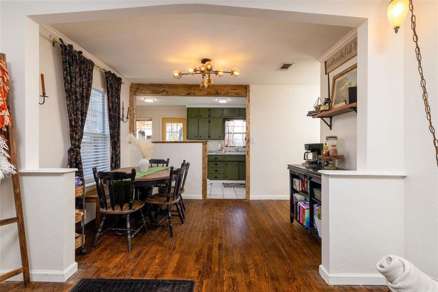 Furnished interior view inside a new home in , Weatherford (Image 9).