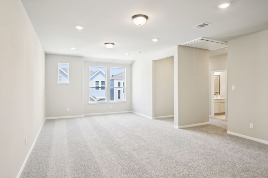 Spacious, unfurnished interior of a new home in Kemah Crossing - Luxe Series, Kemah (Image 12). Spacious, unfurnished interior of a new home in Kemah Crossing - Luxe Series, Kemah (Image 12).