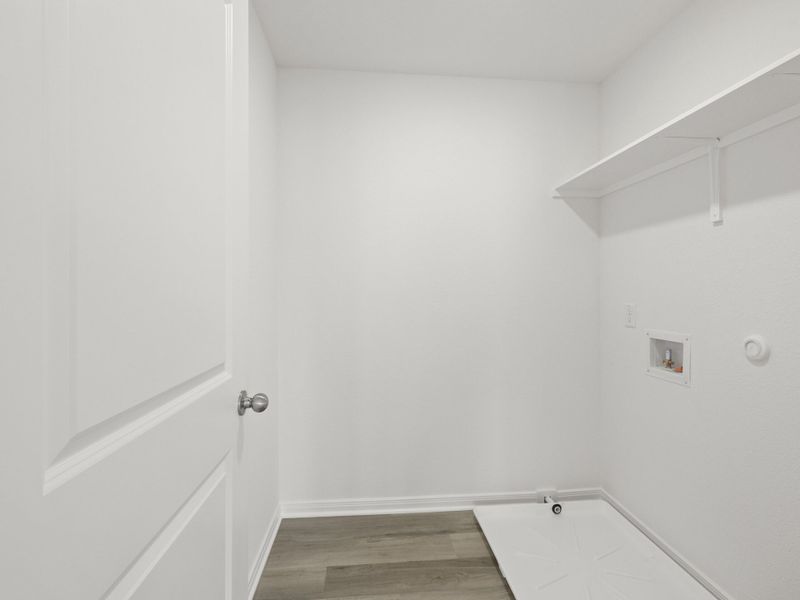 Spacious, unfurnished interior of a new home in Cool Water at Sonterra, Jarrell (Image 28).