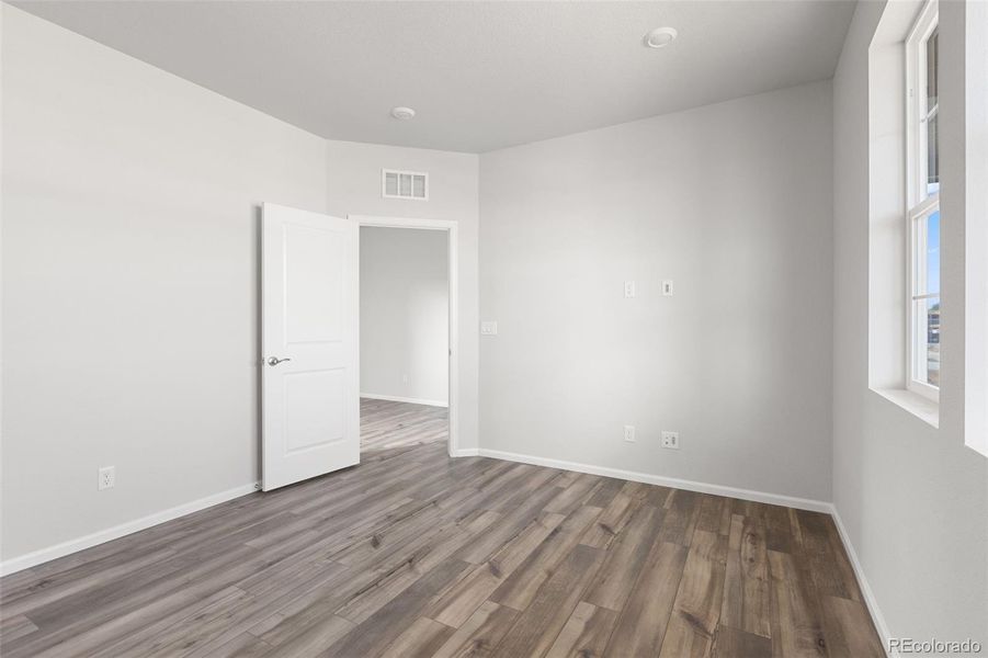 Spacious, unfurnished interior of a new home in , Brighton (Image 33).