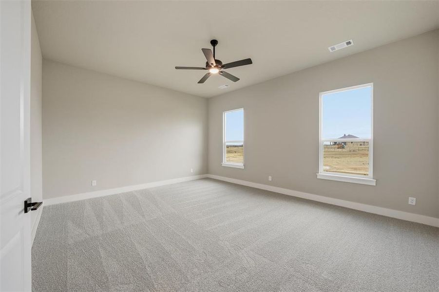 Spacious, unfurnished interior of a new home in Eagle Ridge Estates, Weatherford (Image 26).