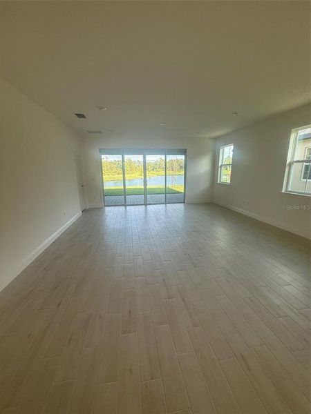 Spacious, unfurnished interior of a new home in , St. Cloud (Image 5).