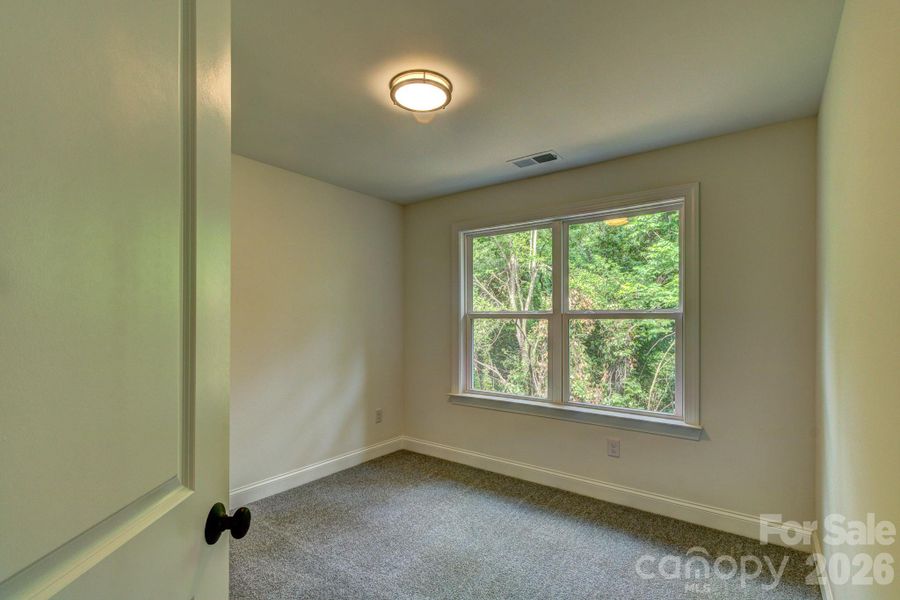Spacious, unfurnished interior of a new home in , Shelby (Image 10).