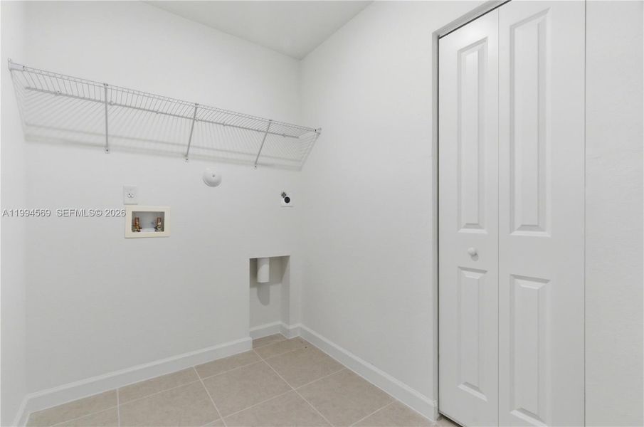 Spacious, unfurnished interior of a new home in , Homestead (Image 19).