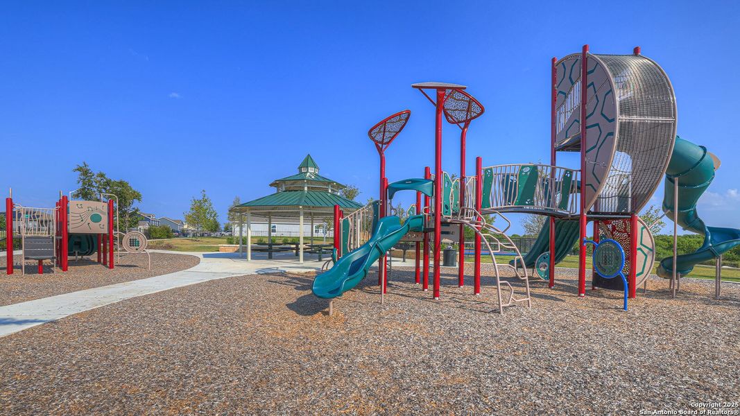 Community amenities in Sunset Oaks, Maxwell (Image 32). Community amenities in Sunset Oaks, Maxwell (Image 32).