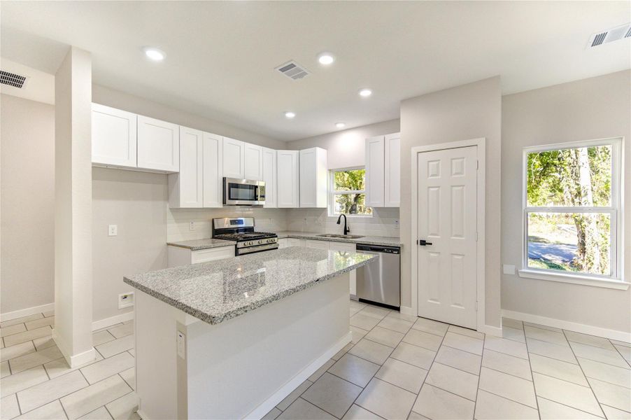 Furnished interior view inside a new home in , Navasota (Image 9).