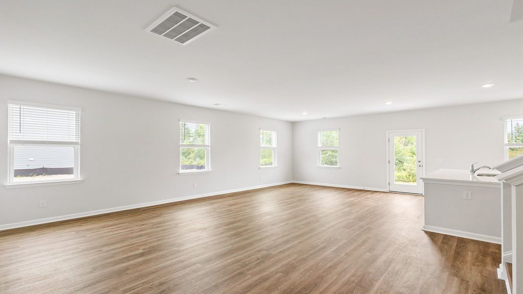 Spacious, unfurnished interior of a new home in Sheep Island, Summerville (Image 15). Spacious, unfurnished interior of a new home in Sheep Island, Summerville (Image 15).
