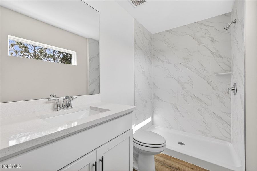 Furnished interior view inside a new home in Cape Coral, Cape Coral (Image 14).