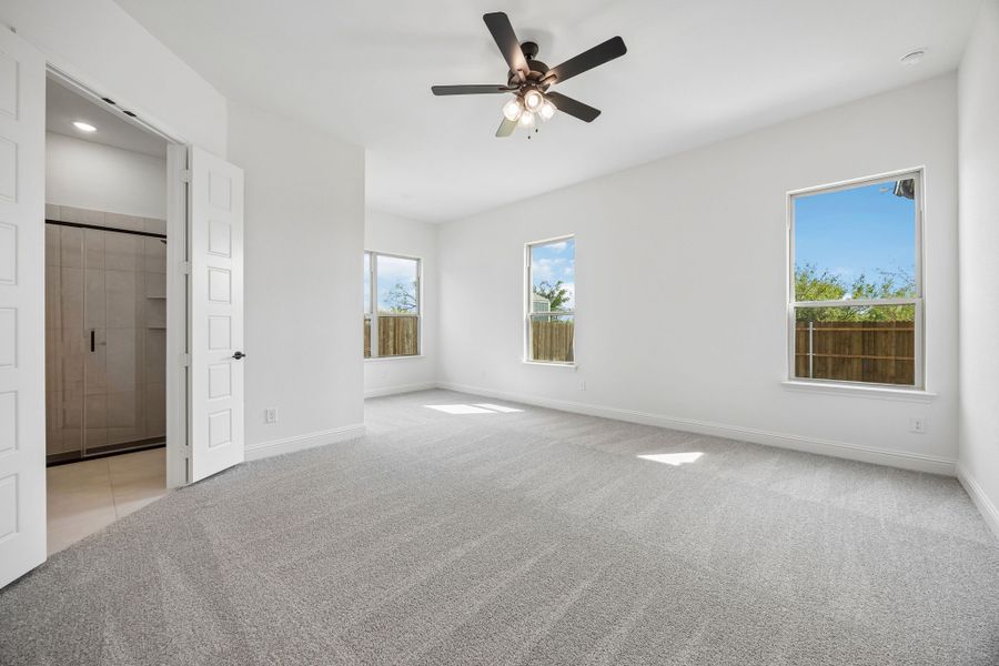 Spacious, unfurnished interior of a new home in Country Lakes, Denton (Image 26).
