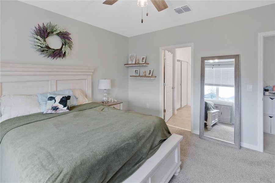 Furnished interior view inside a new home in , Winter Haven (Image 10).