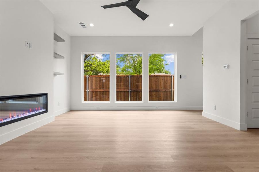 Spacious, unfurnished interior of a new home in , Dallas (Image 18).