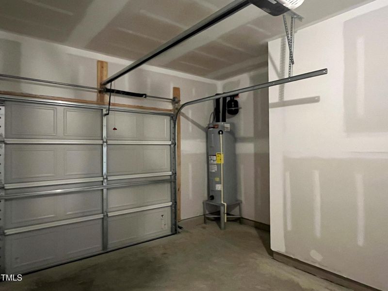 Garage w/Storage Garage w/Storage