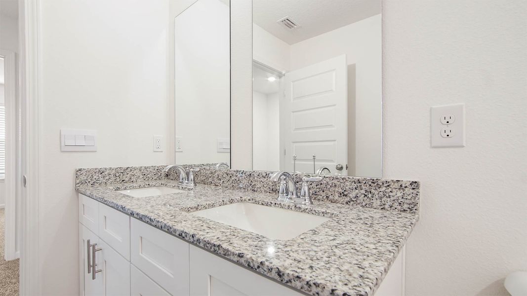 Representative furnished interior of a home built from the Robie by D.R. Horton in Riverwalk, Freeport (Image 34).