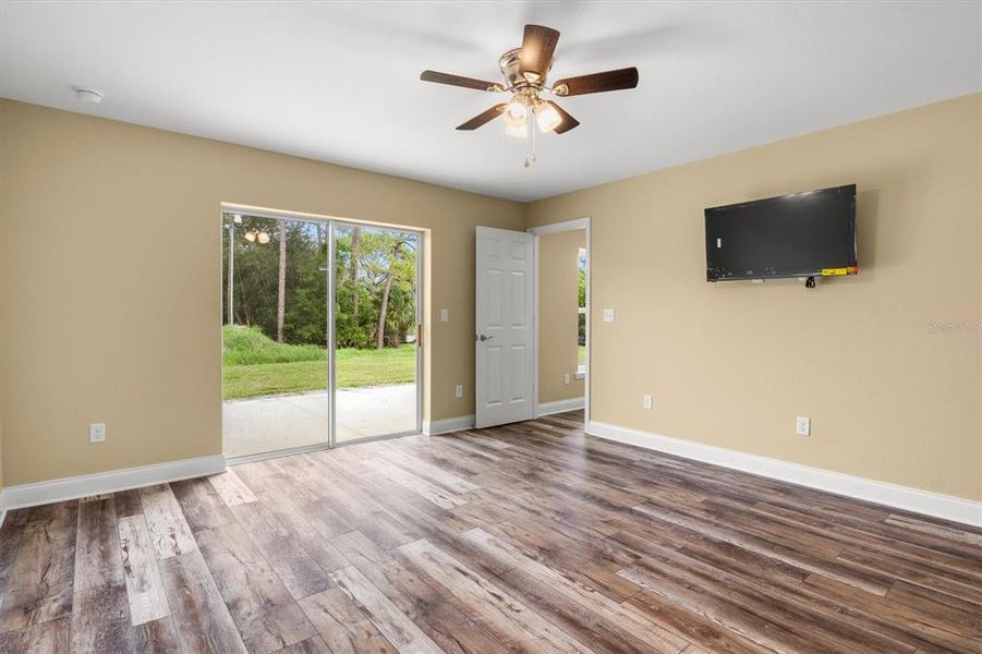 Spacious, unfurnished interior of a new home in , Haines City (Image 26).
