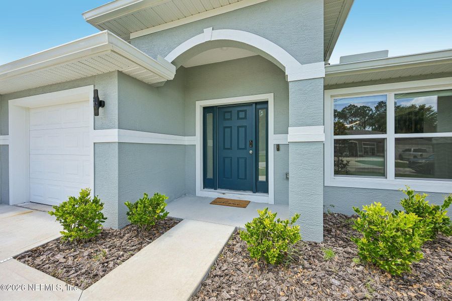Exterior details and patio area of a home in , Palm Coast (Image 4).