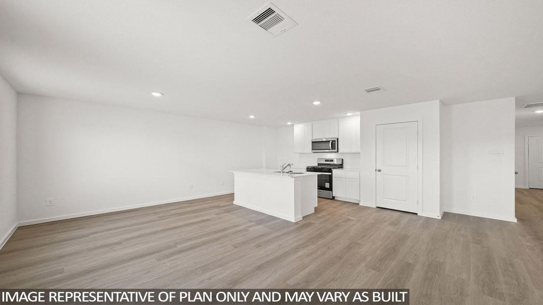 Spacious, unfurnished interior of a new home in Mill Creek, Magnolia (Image 13).