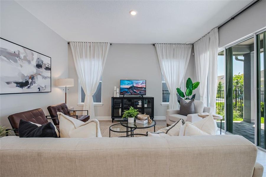 Furnished interior view inside a new home in , Orlando (Image 42).
