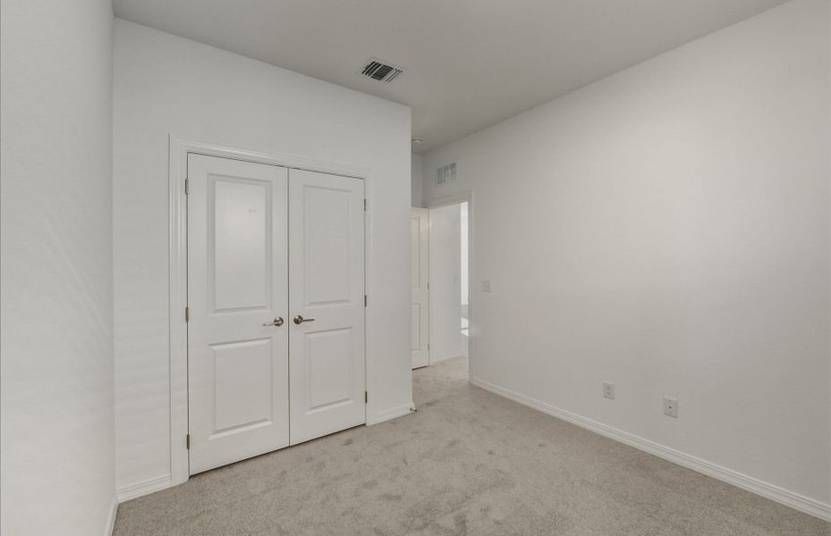 Spacious, unfurnished interior of a new home in Crosswinds, Kyle (Image 28).