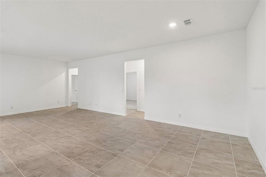 Spacious, unfurnished interior of a new home in Trinity Gardens, Deland (Image 24). Spacious, unfurnished interior of a new home in Trinity Gardens, Deland (Image 24).