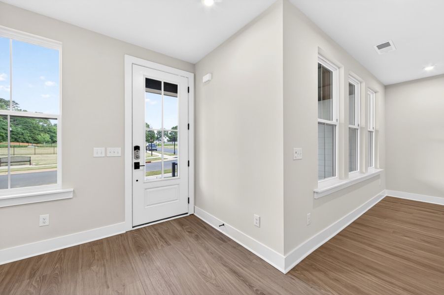 Spacious, unfurnished interior of a new home in Seven Oaks, Belmont (Image 17).