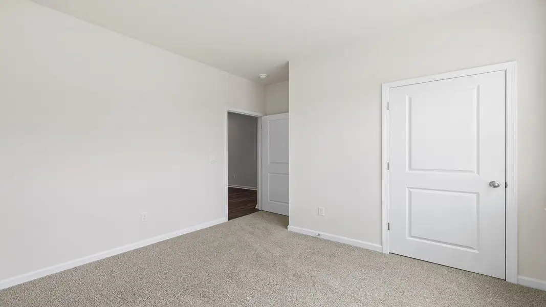 Spacious, unfurnished interior of a new home in Woodglen, Piedmont (Image 17).