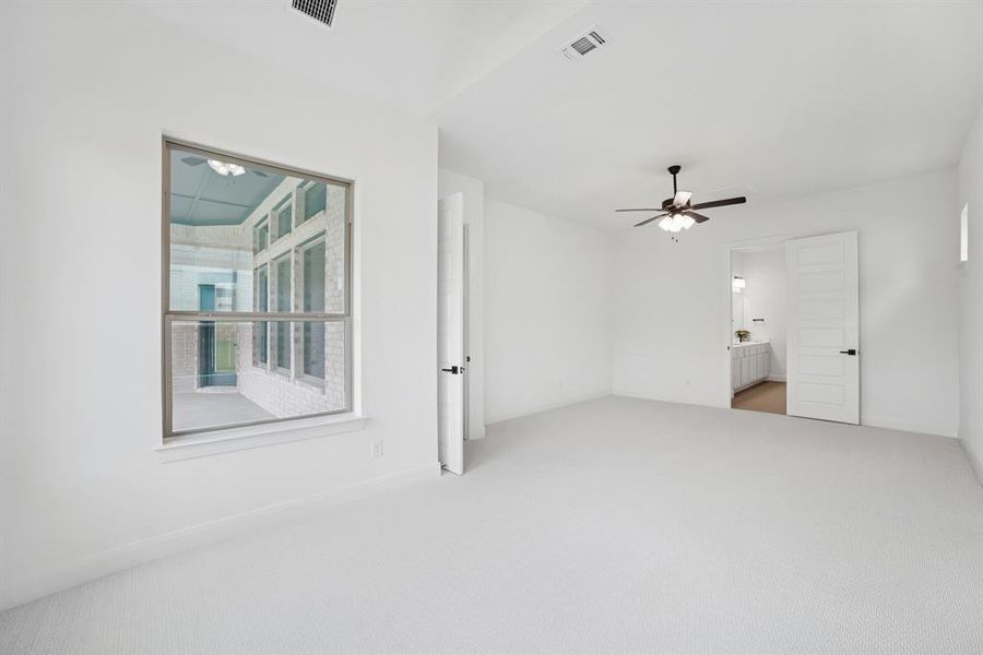 Spacious, unfurnished interior of a new home in Monterra - Classics, Fate (Image 20).