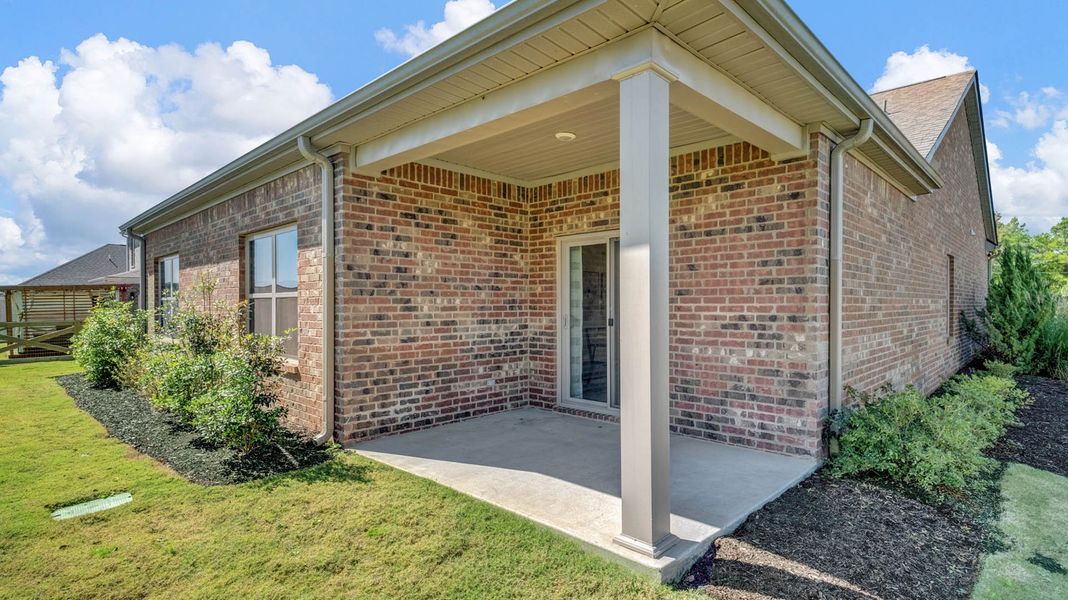 Representative exterior details of a home built from the Cali by D.R. Horton in Huntington Estates, Millington (Image 4).