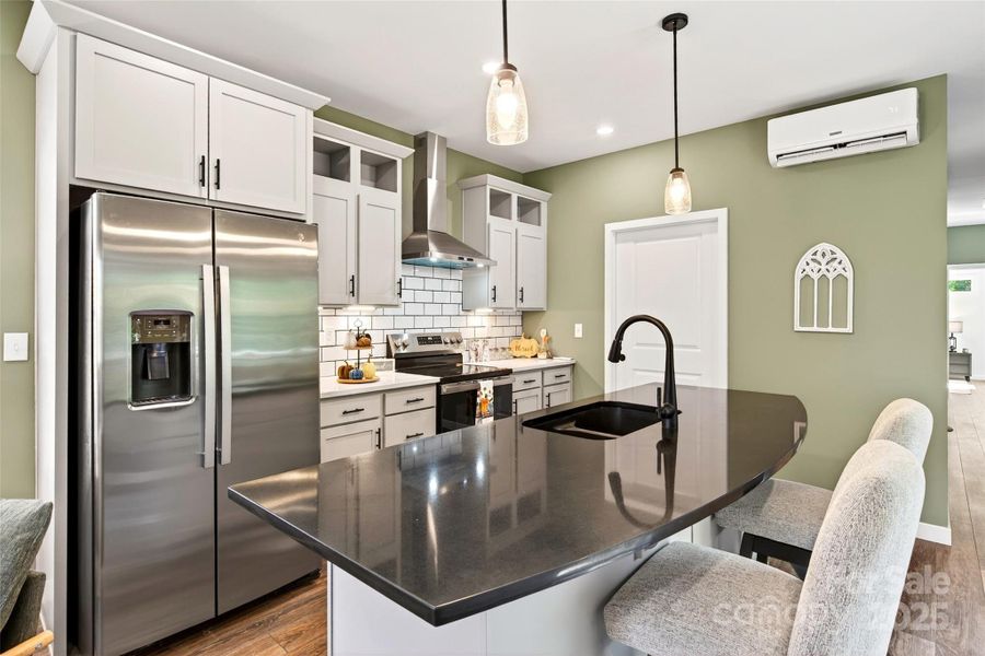 Furnished interior view inside a new home in , Marion (Image 9).