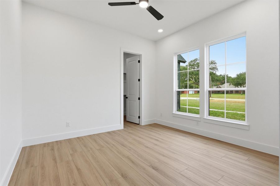 Photos are of prior LOTUS plan homesite built by Aurcova. Photos are of prior LOTUS plan homesite built by Aurcova.