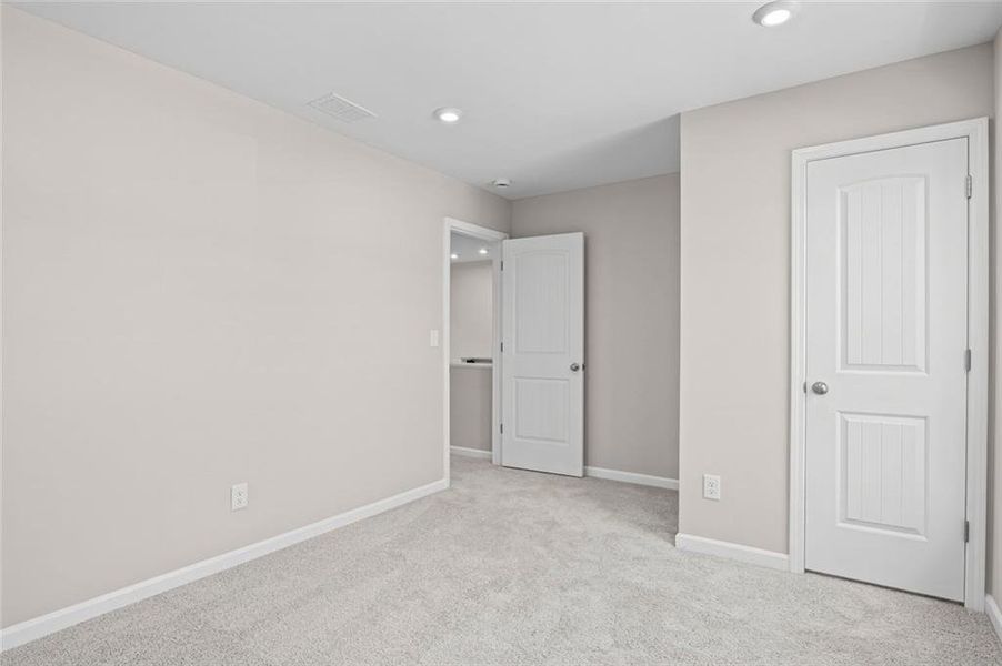Spacious, unfurnished interior of a new home in Sage Woods, Dallas (Image 38).