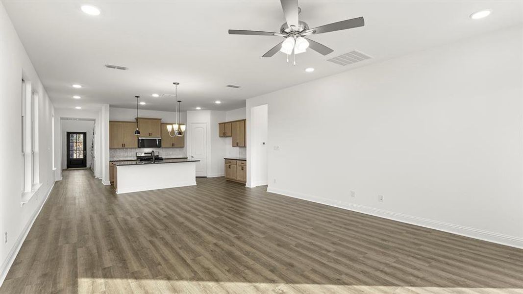 11. 437 Silent Pond - Family (2) 11. 437 Silent Pond - Family (2)