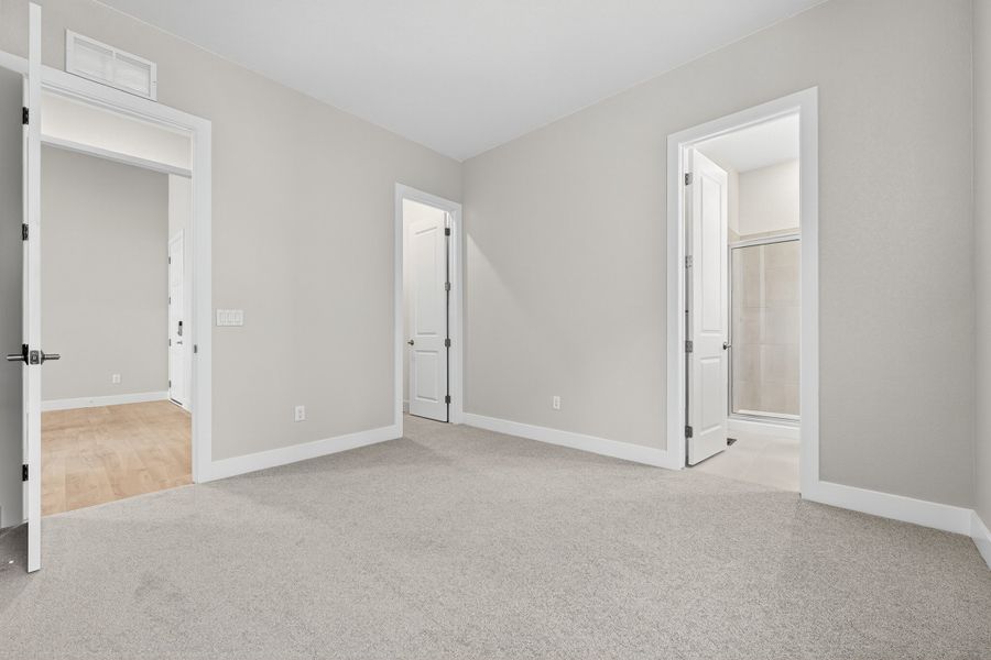 Spacious, unfurnished interior of a new home in Trailstone, Arvada (Image 17).