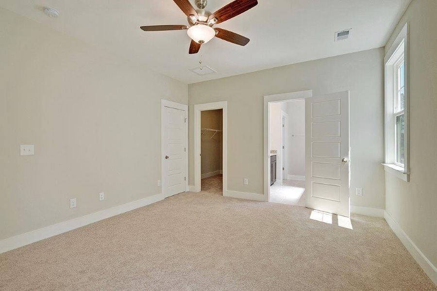 Spacious, unfurnished interior of a new home in Creek Pointe, Moncks Corner (Image 31).