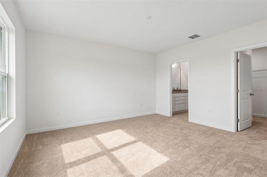 Spacious, unfurnished interior of a new home in Liberty Trace, Haines City (Image 27).