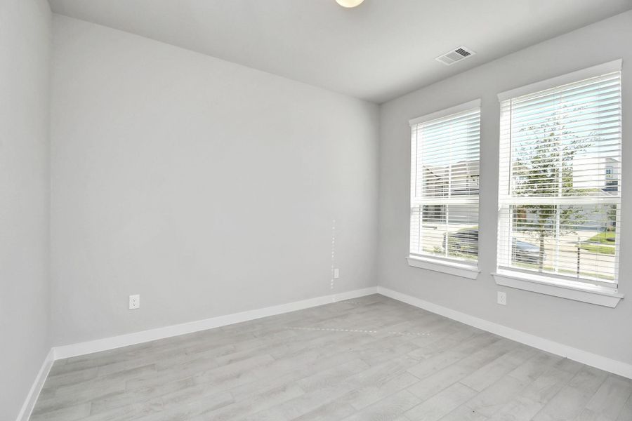 Spacious, unfurnished interior of a new home in Telge Ranch, Cypress (Image 18).